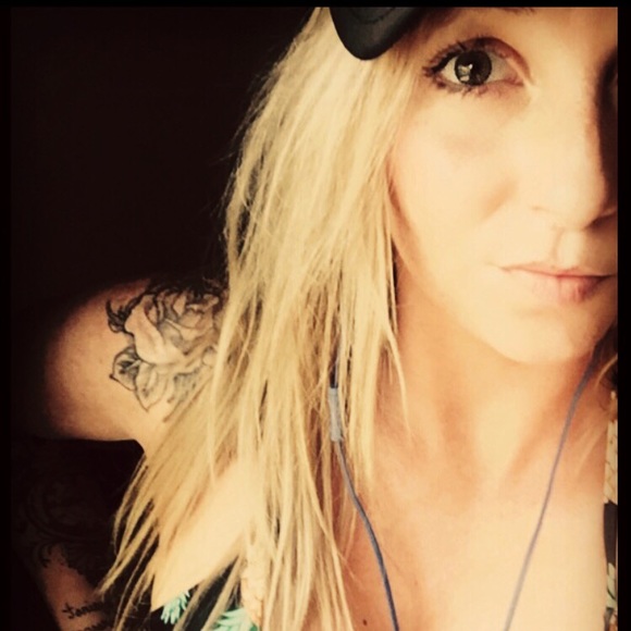 Meet your Posher, Danelle - Picture 1 of 1